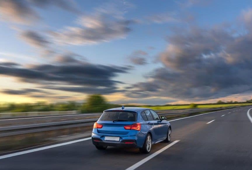 Дальняя поездка на служебном авто