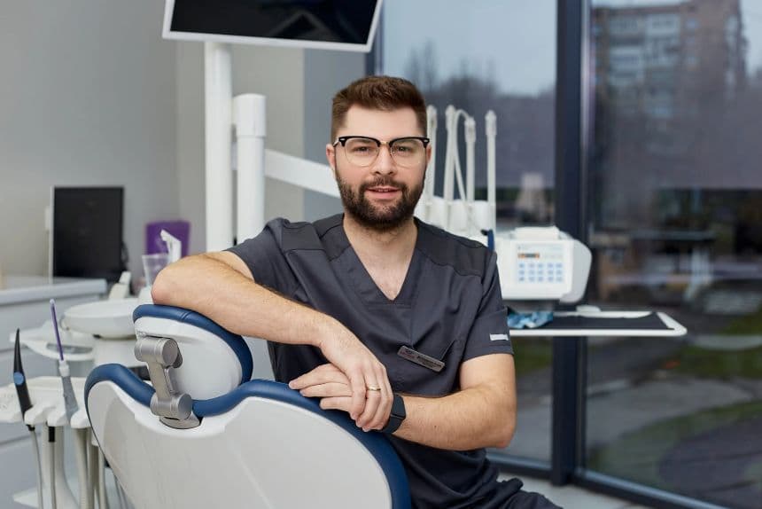 Кому і як часто потрібна професійна гігієна зубів?