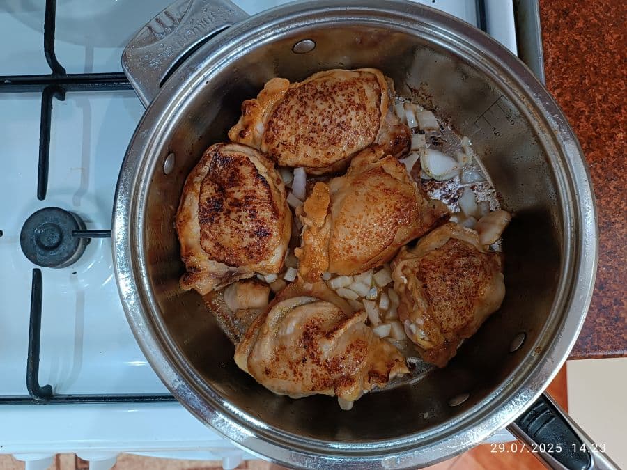 Жареные куриные бедра с карри, медом и горчицей | Фото, начало приготовления